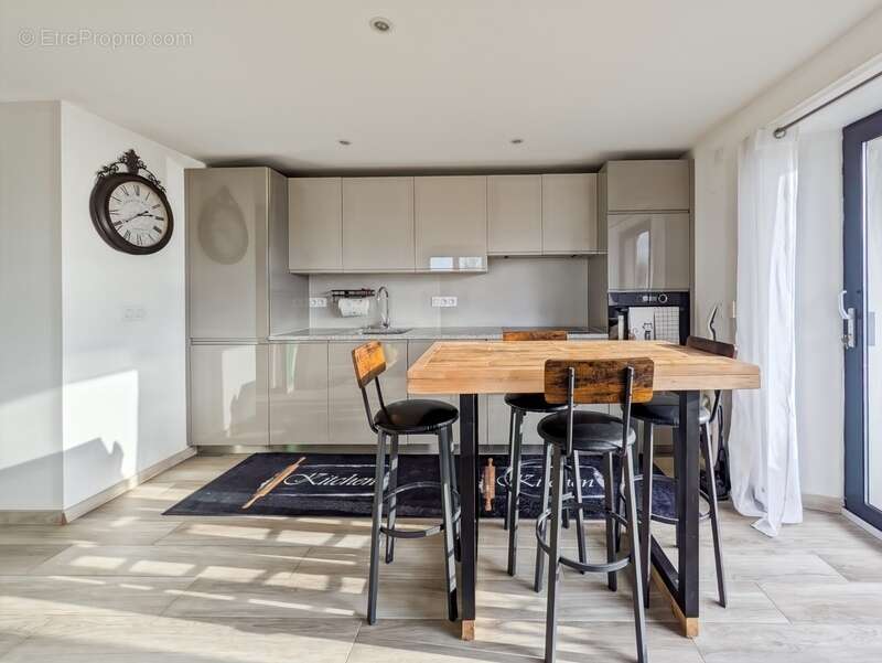 Appartement à CONTAMINE-SUR-ARVE