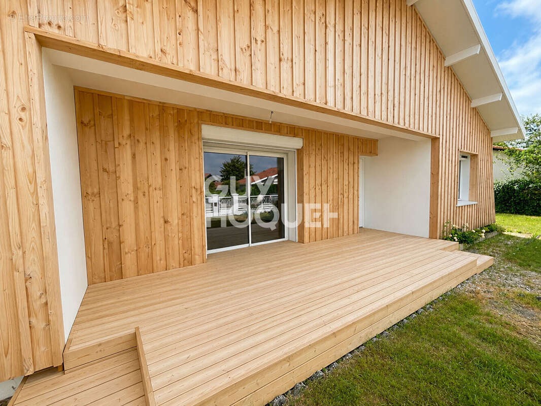 Maison à PARENTIS-EN-BORN