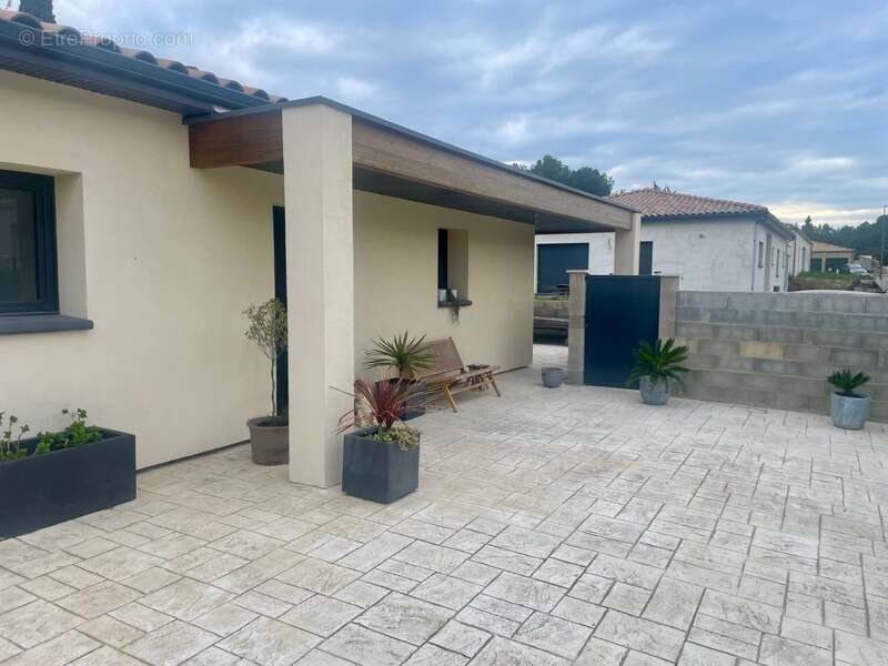 Maison à VILLEDUBERT