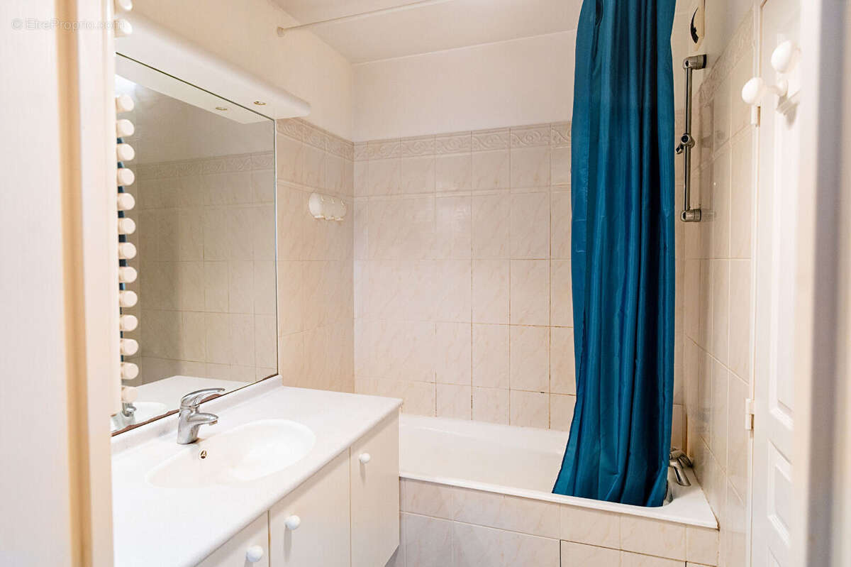 **Studio 29,6 m² avec parking et cave à 4 min à pied du métro Mairie d'Issy** - photo 10