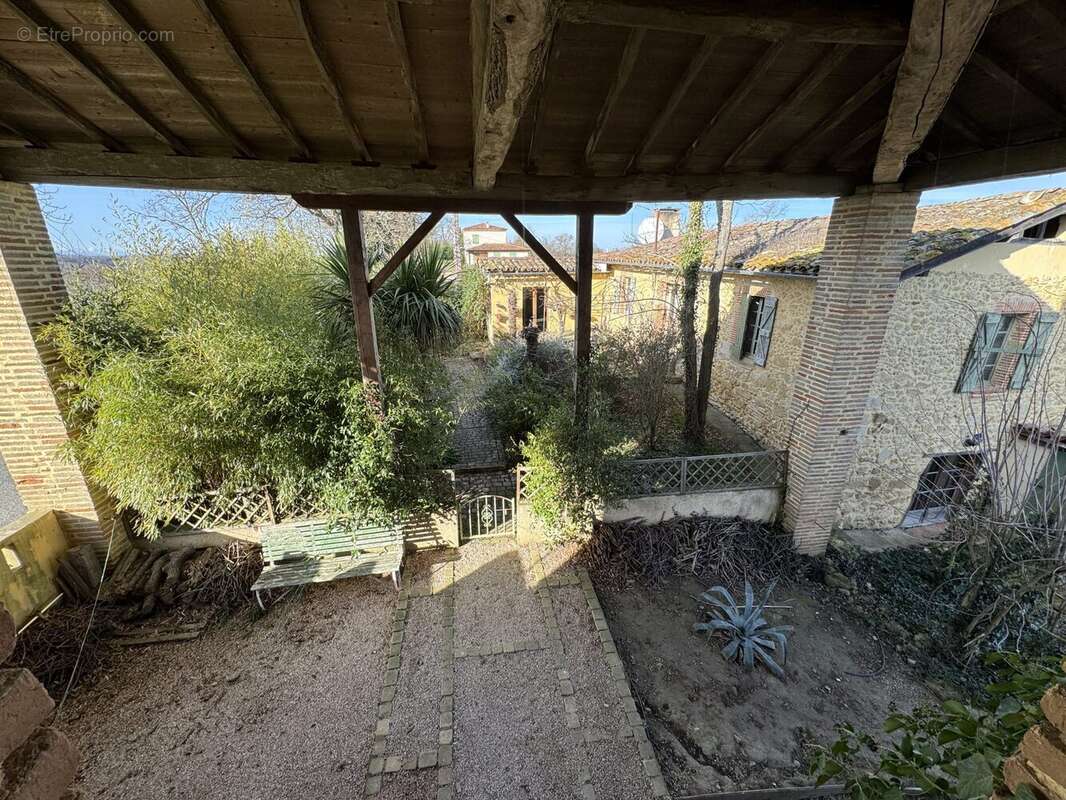 Barn Conversion Mountain view Gite Potential - Maison à L'ISLE-EN-DODON