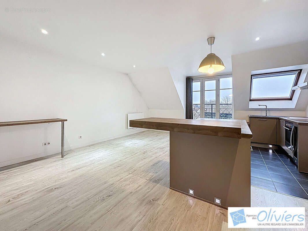 Appartement à VOISINS-LE-BRETONNEUX