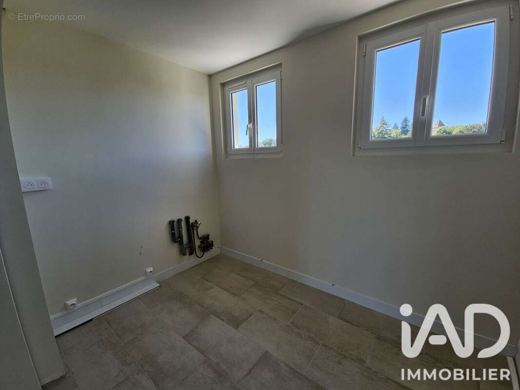 Appartement 59 m² à Evreux  - photo 4