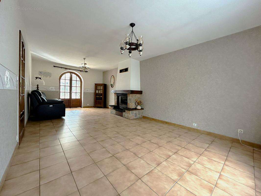 Maison à MARINES