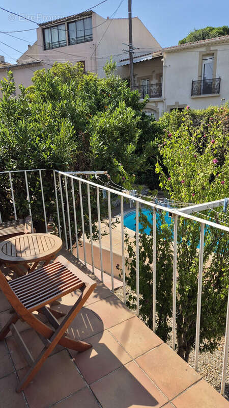 balcon vue sur le jardin - entree via le balcon