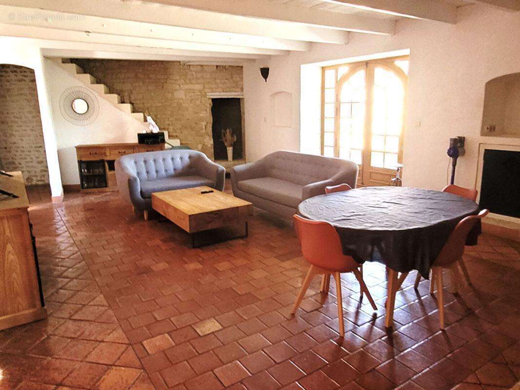 Charmante maison en pierre rénovée d'environ 143 m² -Authenticité et confort aux portes de Luçon - photo 6