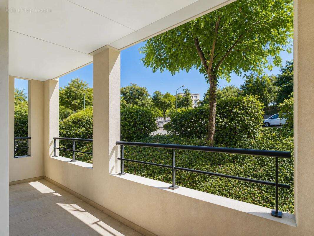 T3 avec terrasse et parking – Investissement locatif sécurisé à - photo 8