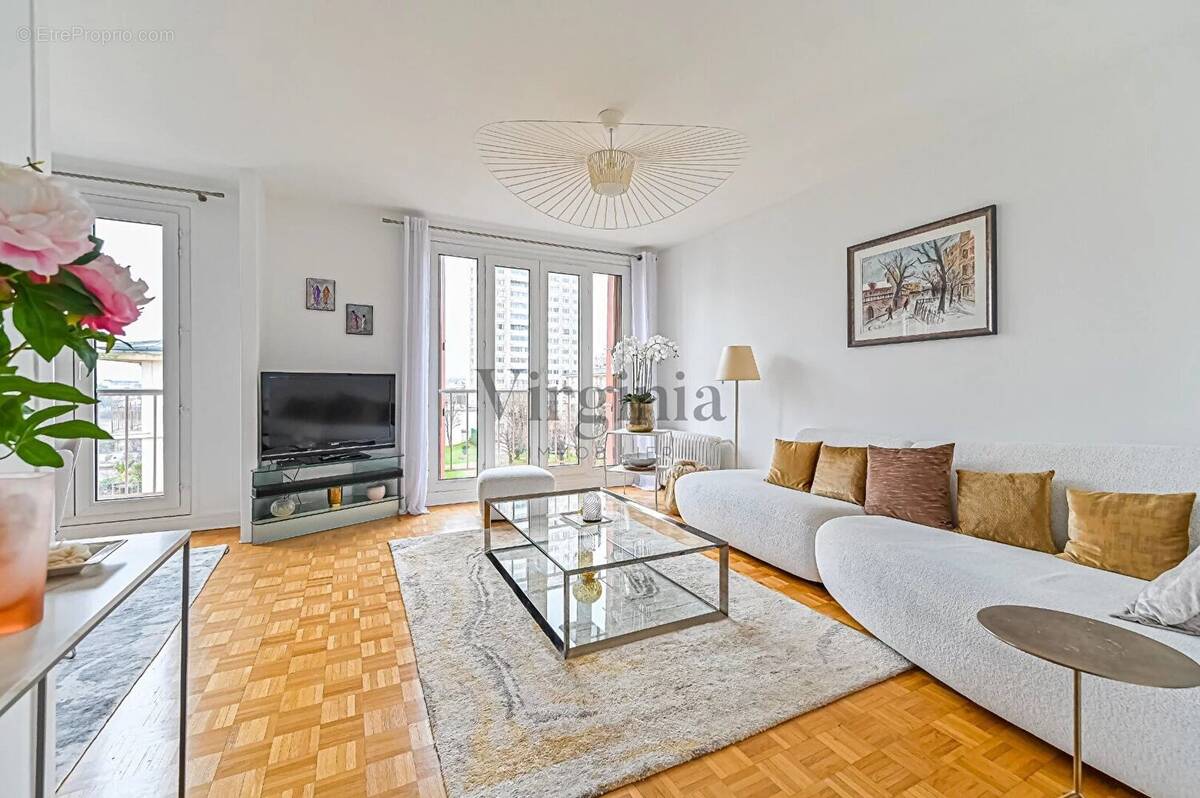 Appartement à CHARENTON-LE-PONT