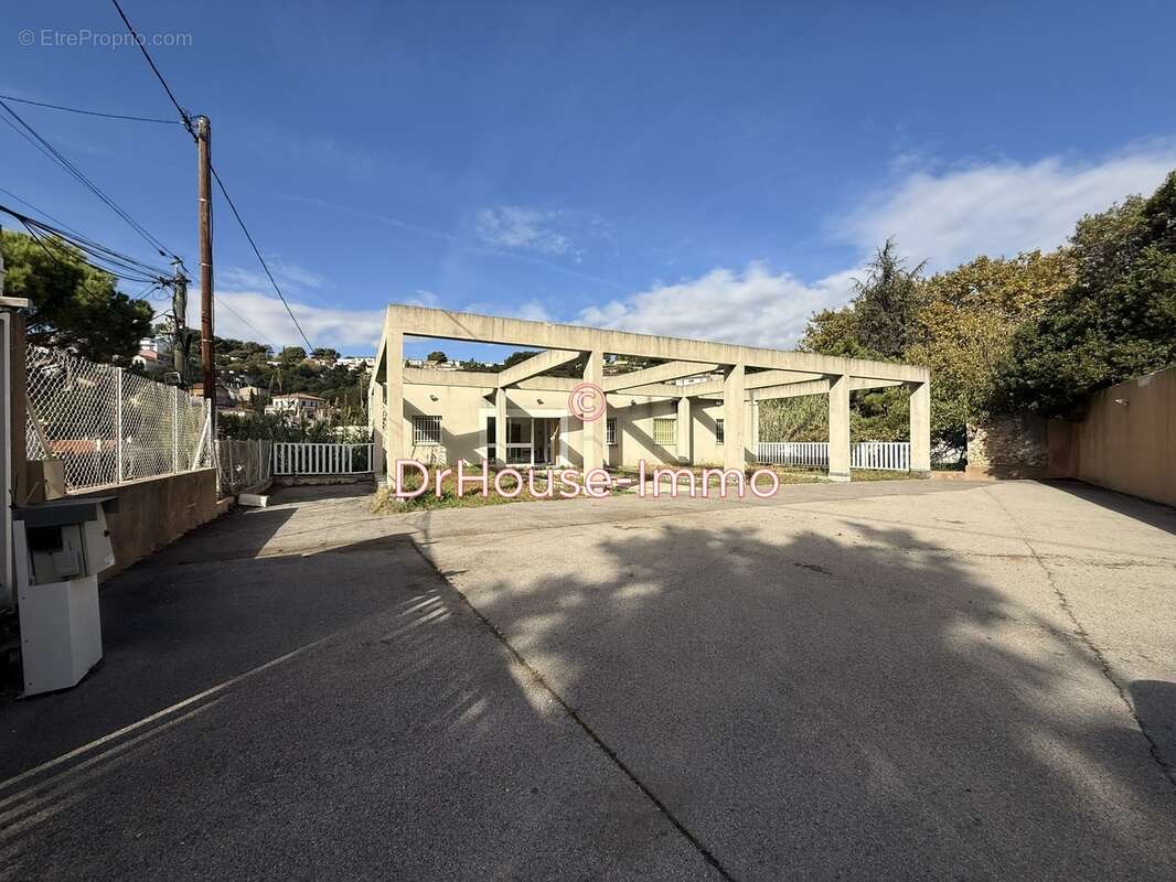 Commerce à MARSEILLE-15E