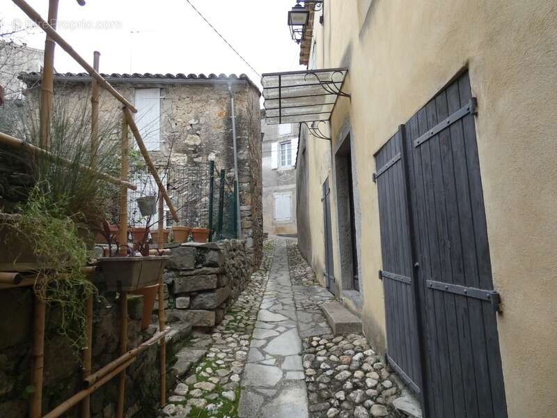 Maison à DURFORT-ET-SAINT-MARTIN-DE-SOSSENAC