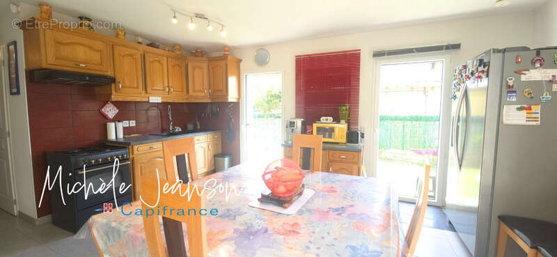 Maison à GILLY-SUR-ISERE