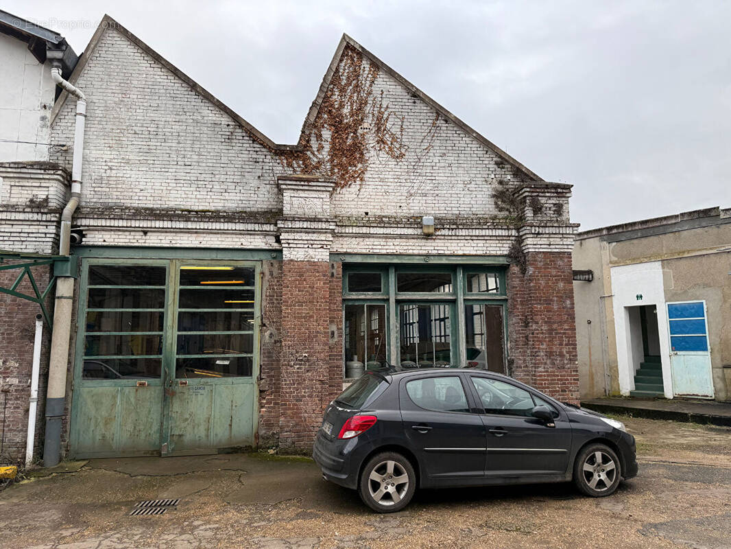 Commerce à SAINT-REMY-SUR-AVRE