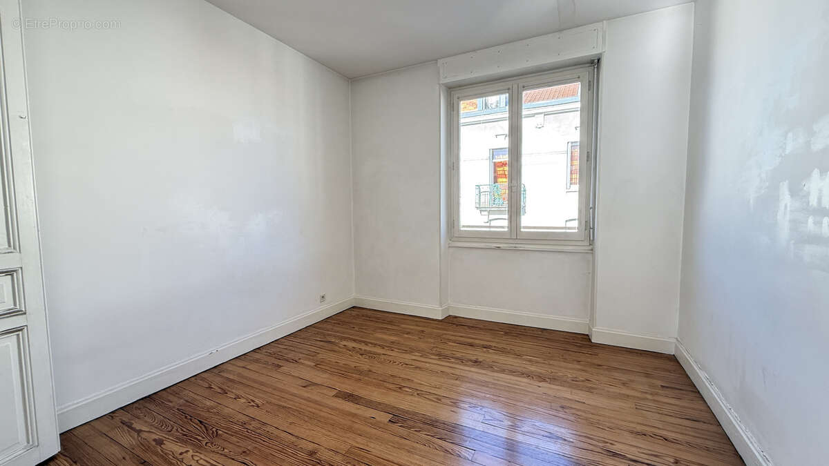 Appartement T4 lumineux centre-ville Clermont-Ferrand - photo 8