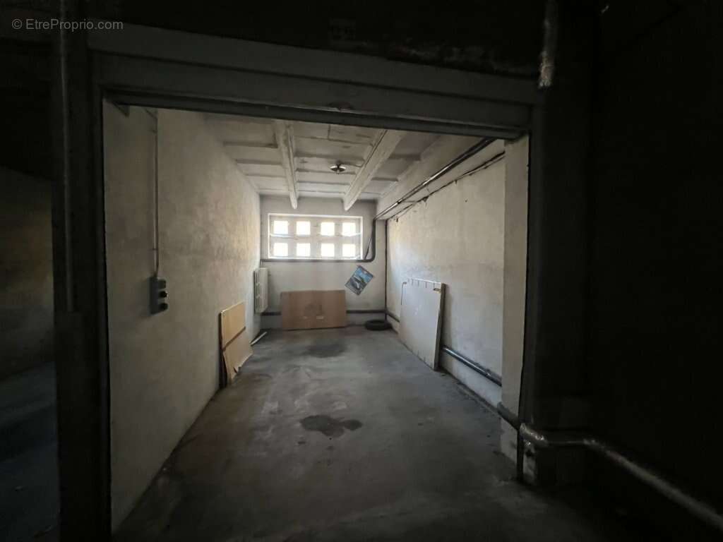 Parking à LE CREUSOT