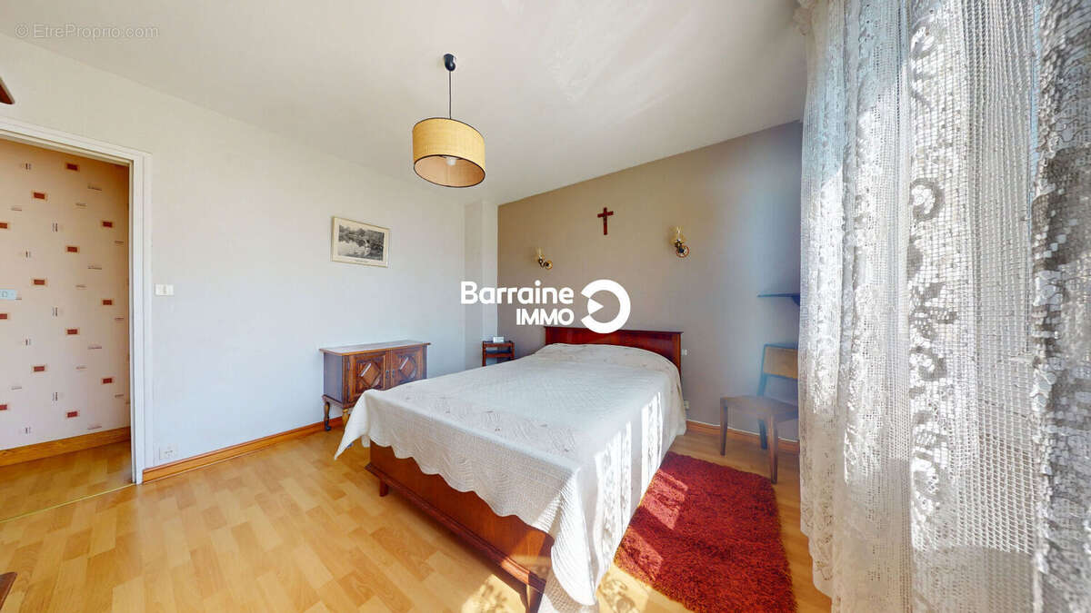 Barraine IMMO - Maison 7 pièces à vendre à Plabennec de 123.6 m² Possibilité 150 m² habitables - Terrain clos de 1020 m² - photo 15