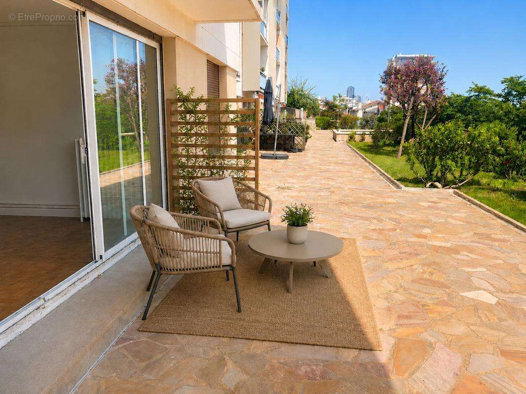 Appartement à SURESNES