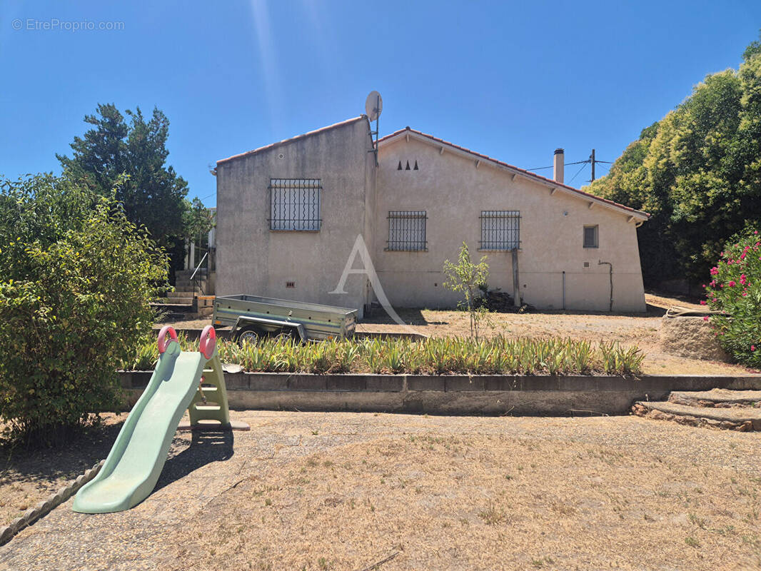 Maison à POUSSAN