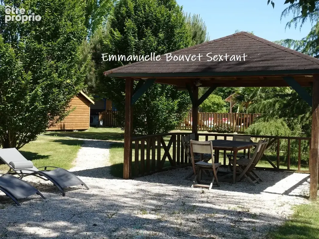 Superbe domaine touristique, 3 ha, 5 chalets bois, salle de réception, maison d'habitation, piscine, divers dépendances - photo 24