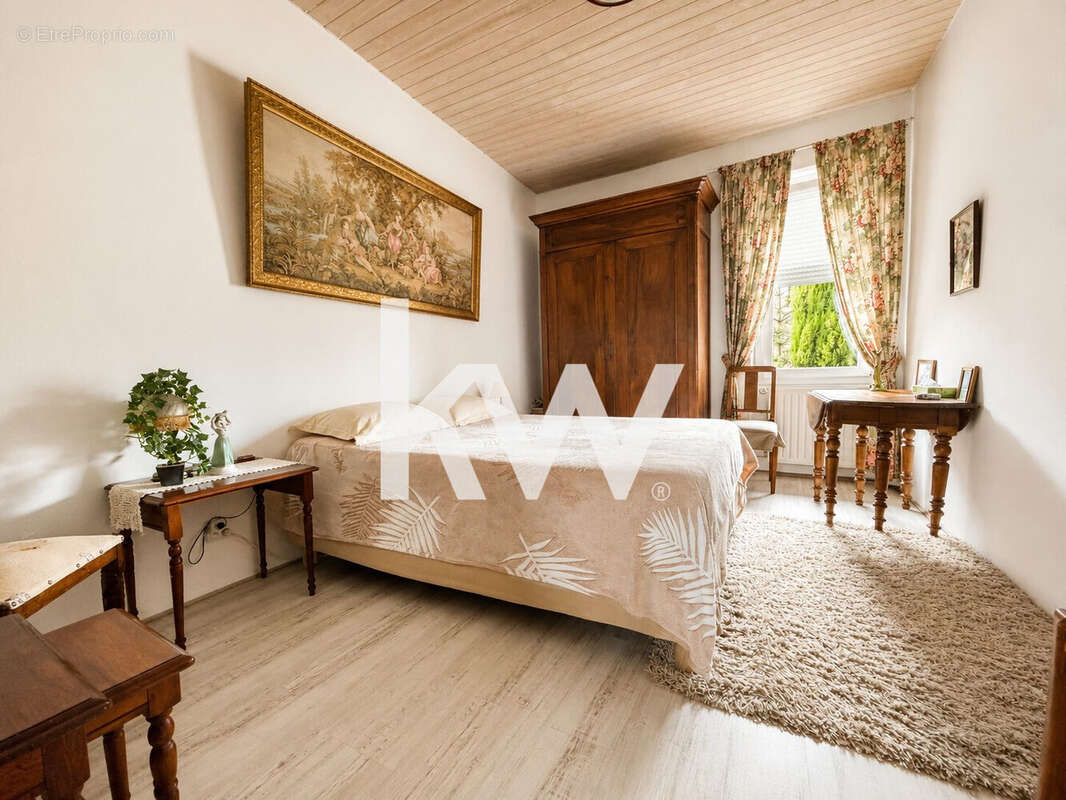 Maison 129 m² à Saint-Romain-Le-Puy  - photo 6
