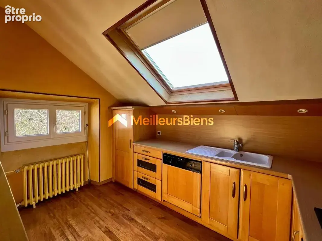 Appartement T3 mansardé 50,45 m² avec cave et parking à Sens - photo 2