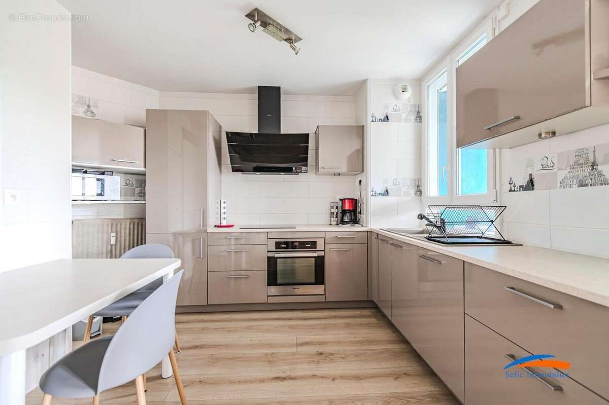   - Appartement à REIMS