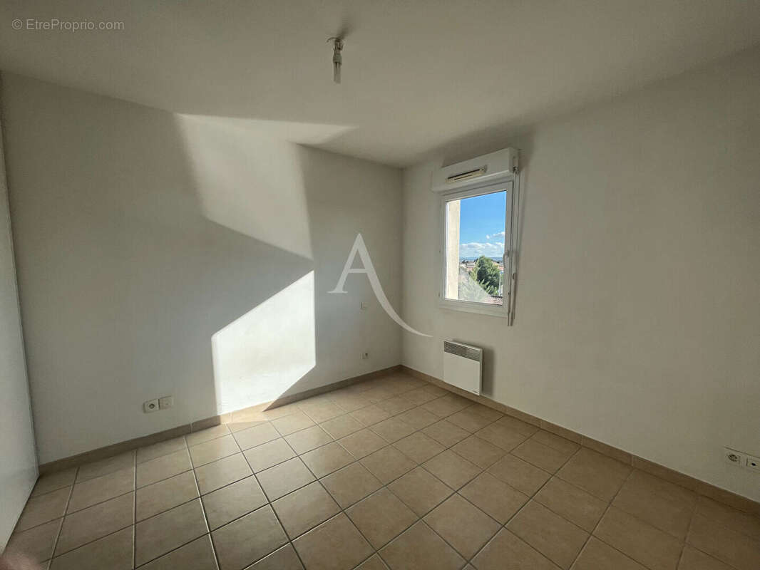 Appartement à LEZIGNAN-CORBIERES