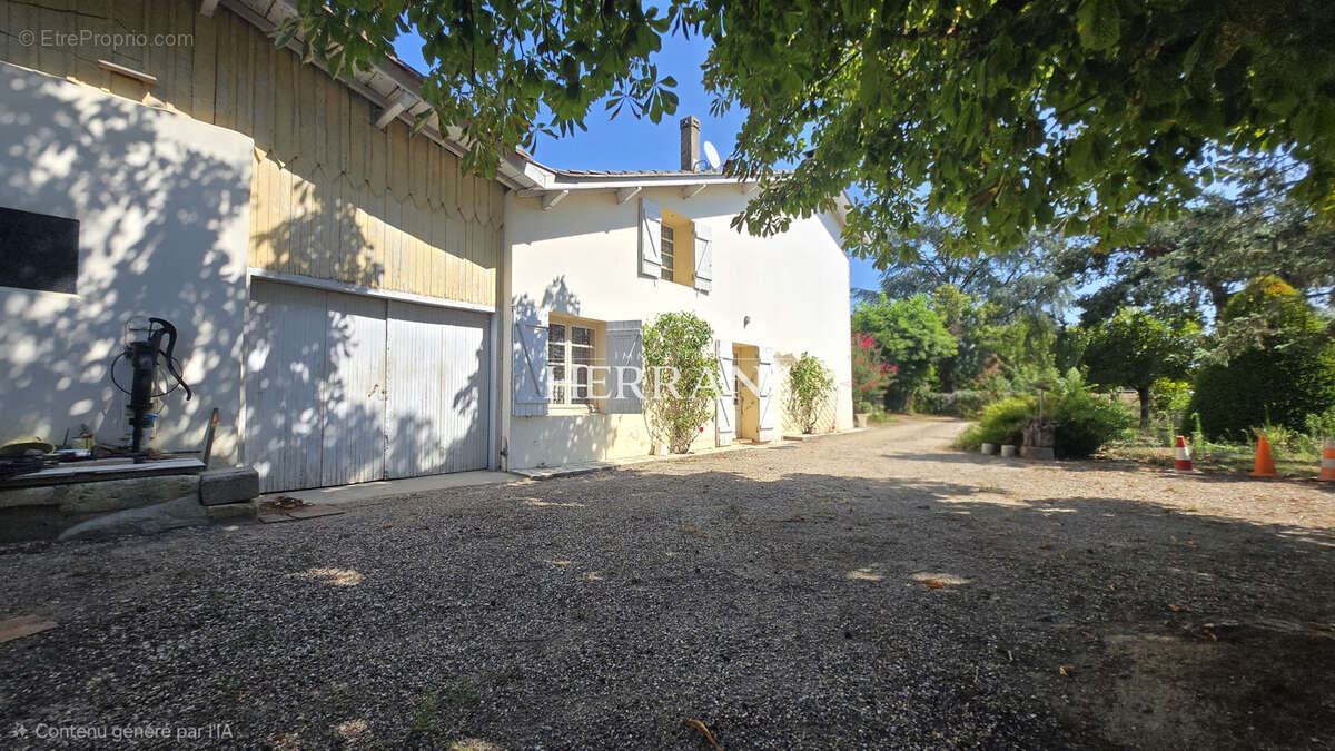 Maison en pierre - 139 m2 - Jardin et Garage - photo 2