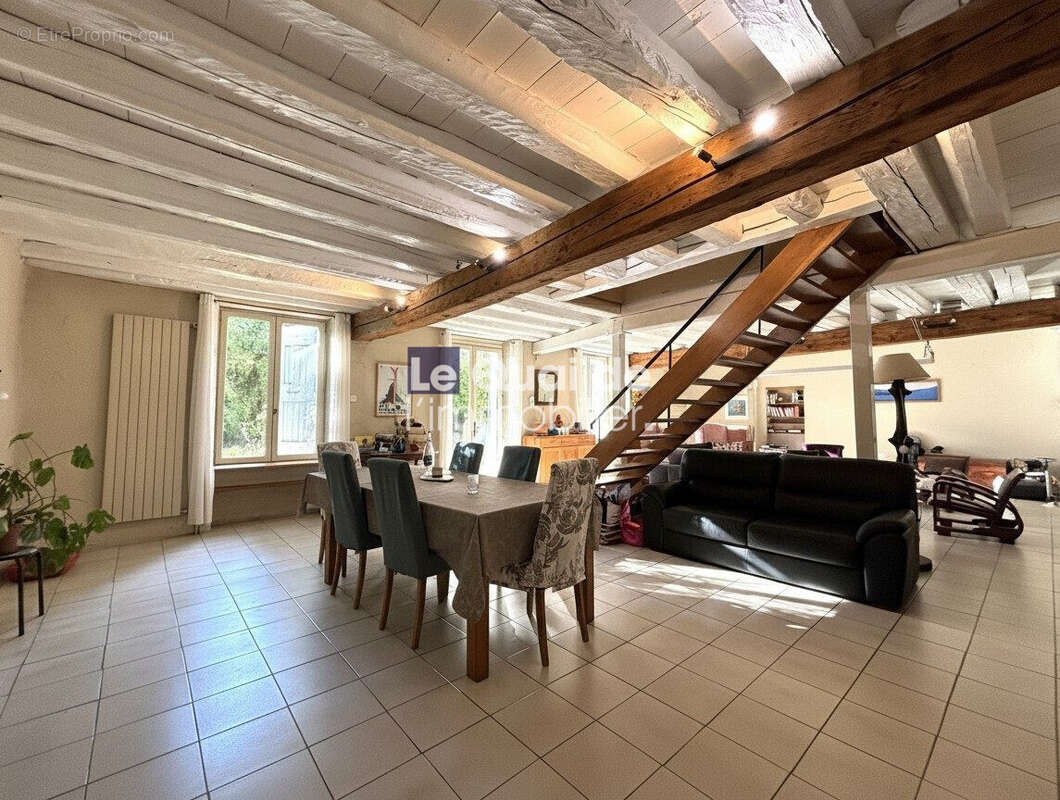 Maison à SAINT-EGREVE
