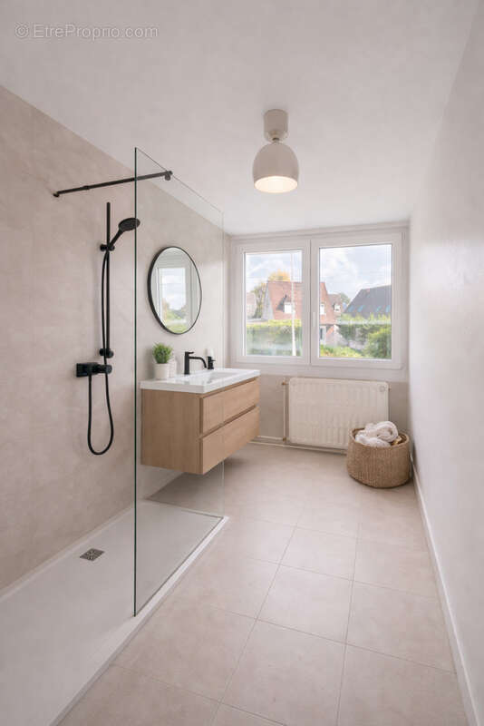 Maison à COURRIERES