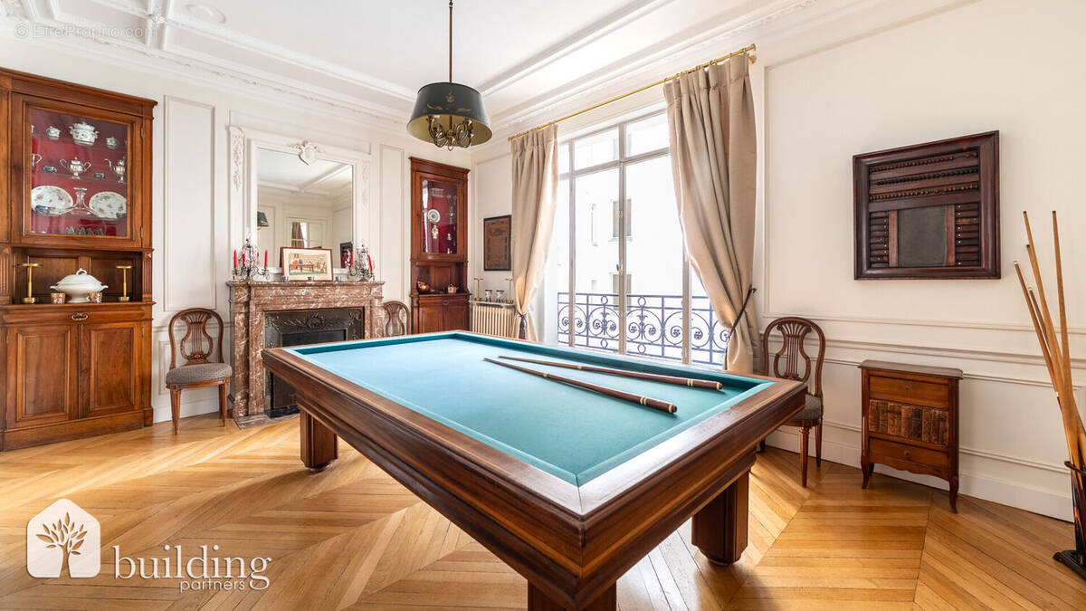 Appartement à PARIS-17E