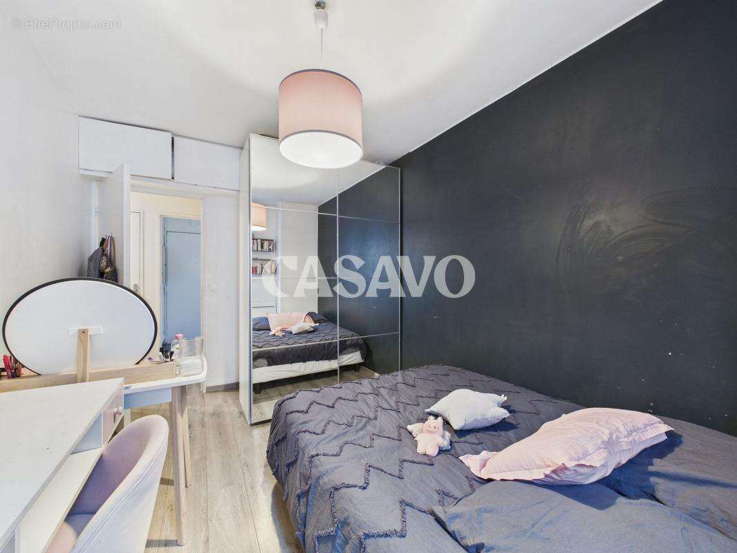 Appartement à CHARENTON-LE-PONT