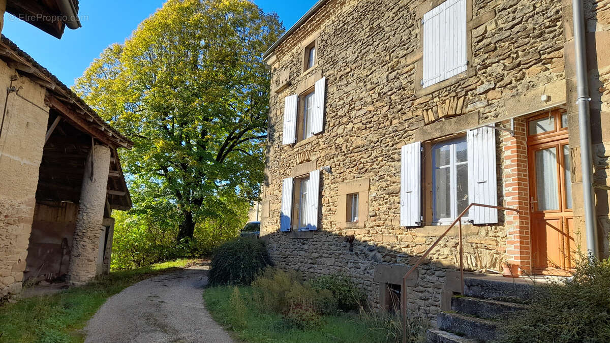 Maison à SAINT-MARTIN-D'AOUT