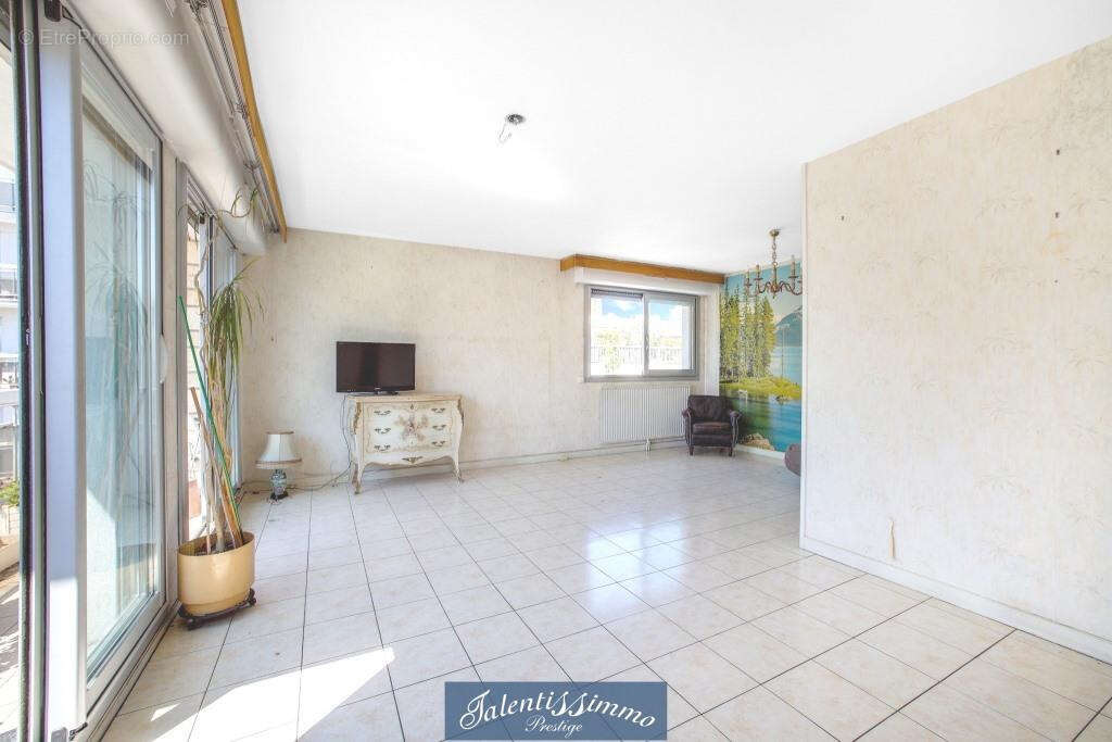 Daumesnil 4p + balcon + cave + parking - etage eleve ascenseur - photo 4