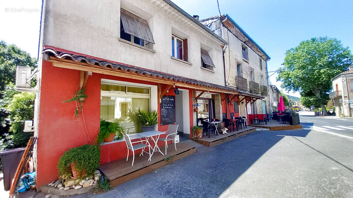 Commerce à LE POUJOL-SUR-ORB