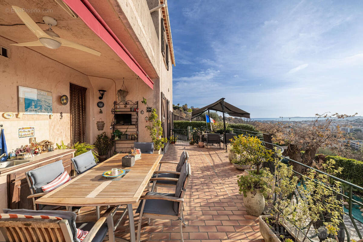 Maison 134 m² à Cagnes-Sur-Mer  - photo 3
