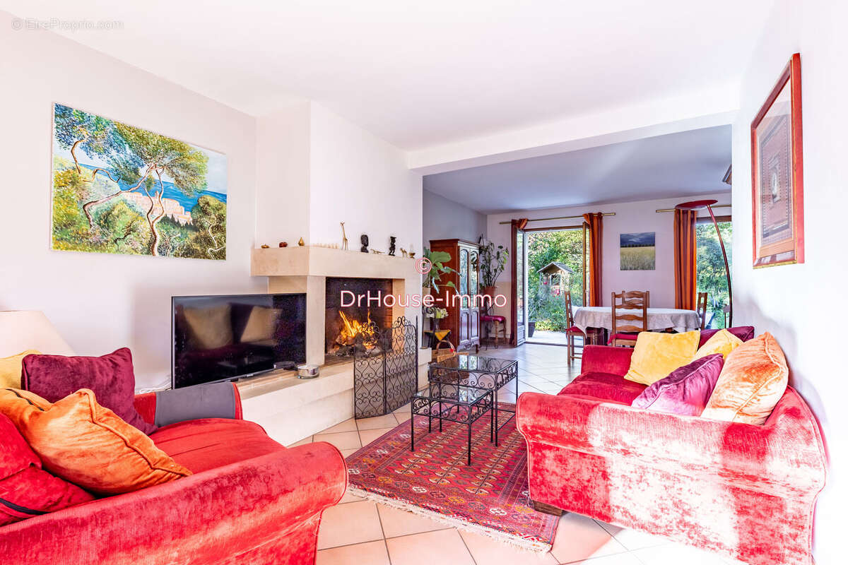 Maison à DAMPIERRE-EN-YVELINES