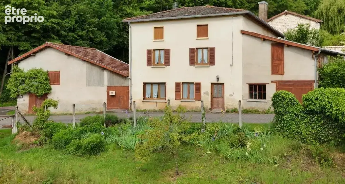 Maison à SAINT-LEGER-SOUS-LA-BUSSIERE