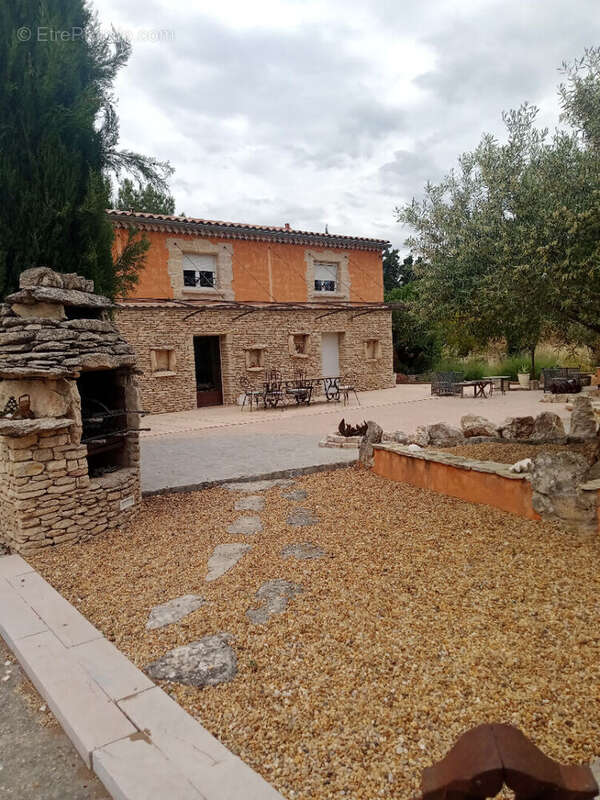 Maison à L'ISLE-SUR-LA-SORGUE