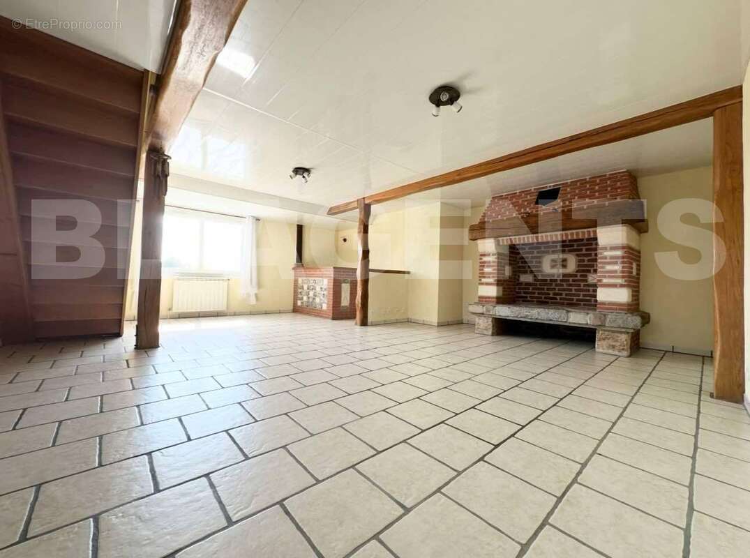 Messenger_creation_002143E9-DA9D-4CC7-A37A-8FBCE0418FF0 - Maison à DIEPPE