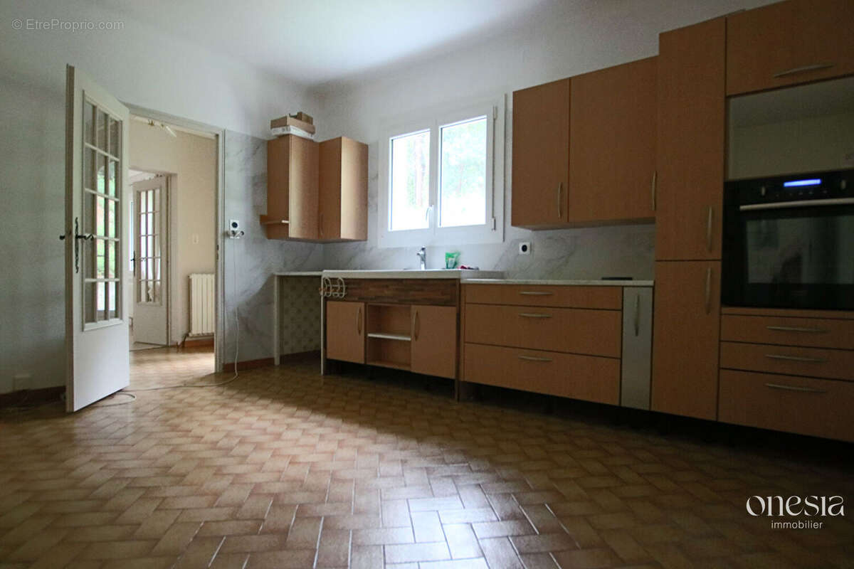 Maison 224 m² à Labastide-Monrejeau  - photo 6
