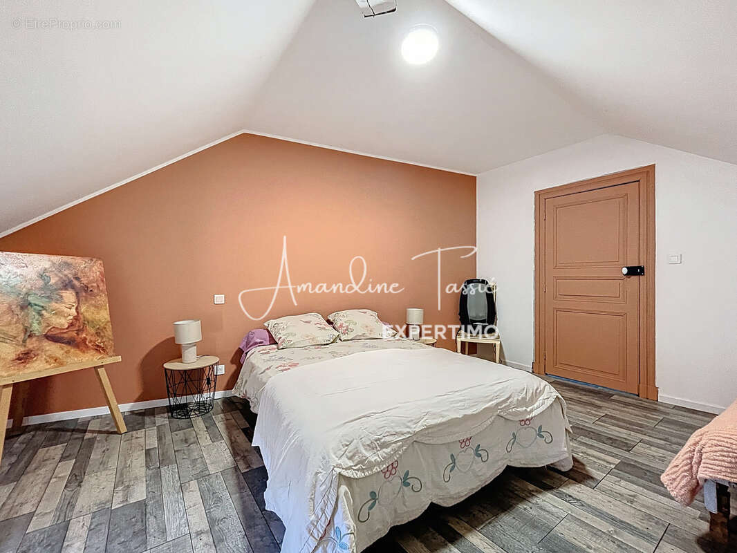 Appartement à COMPEYRE