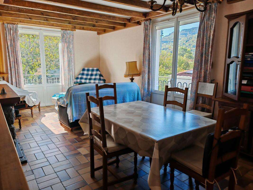 Maison 100 m² à Foix  - photo 2