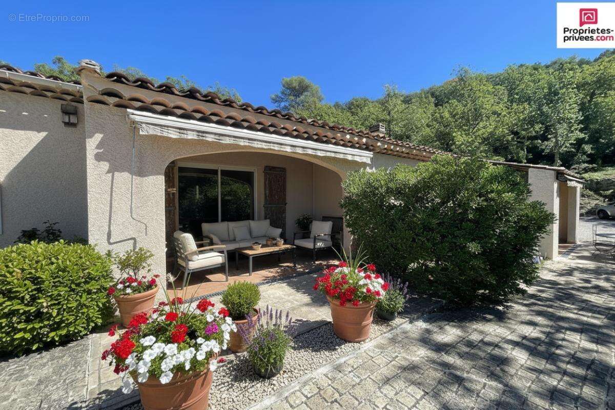 Maison à ESPARRON-DE-VERDON