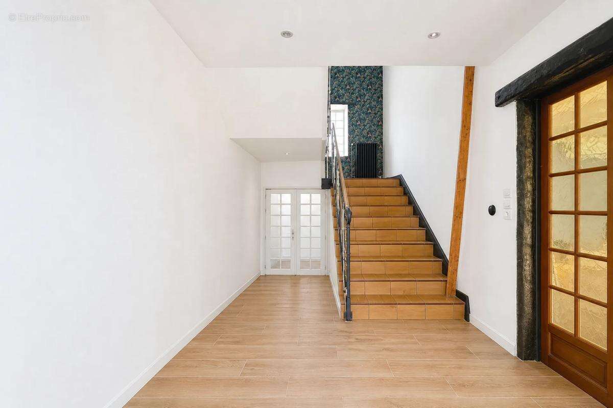 Maison spacieuse de 220 m² à Chalautre-la-Grande - photo 11