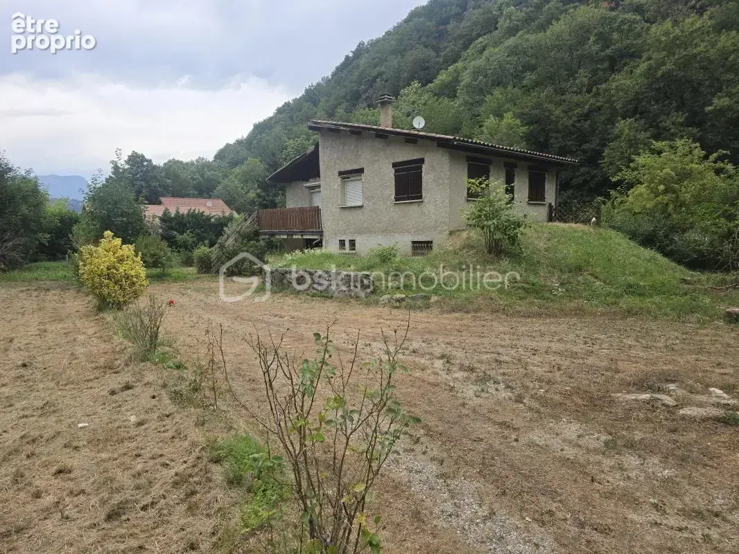 Maison de caractère à rénover au Péage-de-Vizille – 118 m² habitables – 3 588 m² de terrain - photo 16