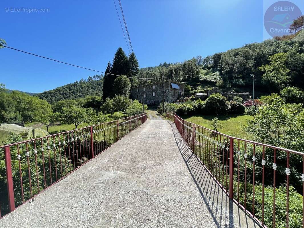 Maison à L&#039;ESTRECHURE