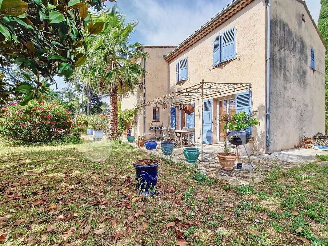 Belle villa divisée en 2 appartements à Peymeinade - photo 13