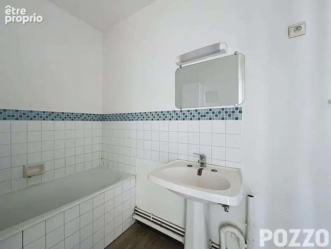 Appartement 2PP à rénover dernier étage Mondeville - photo 4