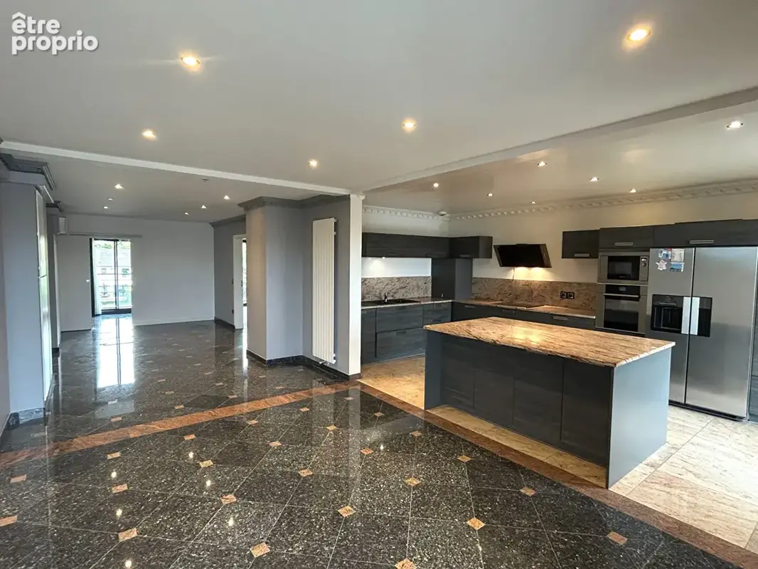 Appartement à L'HAY-LES-ROSES