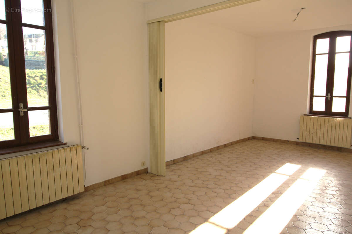 Maison à SAINT-JUST-EN-CHEVALET